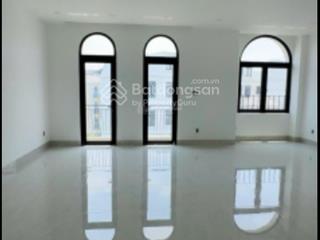 Cho thuê văn phòng tầng trong khu nhà phố manhattan, vinhomes grand park