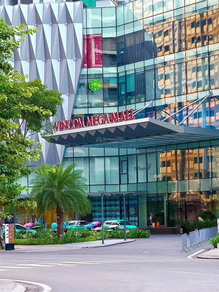 Cho thuê shophouse đối diện vincom 85m2, ngay trung tâm thuận tiện kinh doanh mọi ngành