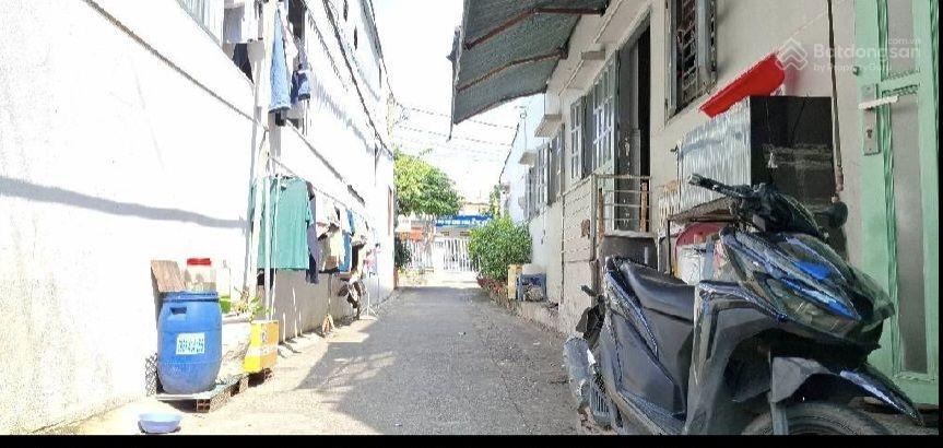 Bán gấp 2 căn nhà, tặng dãy trọ thu nhập 12tr/th, dt 210m2 (7,7x25), linh xuân, thủ đức