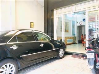 Bán nhà 3 tầng mặt tiền gần chợ thủ đức, 5x20m, hoàn công đủ, trường thọ, nhỉnh 11 tỷ