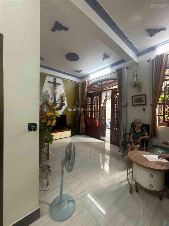 Bán gấp căn nhà 2 tầng ngay đặng văn bi, trường thọ, thủ đức, dt 120m2 (6,1x18m), nhỉnh 5 tỷ
