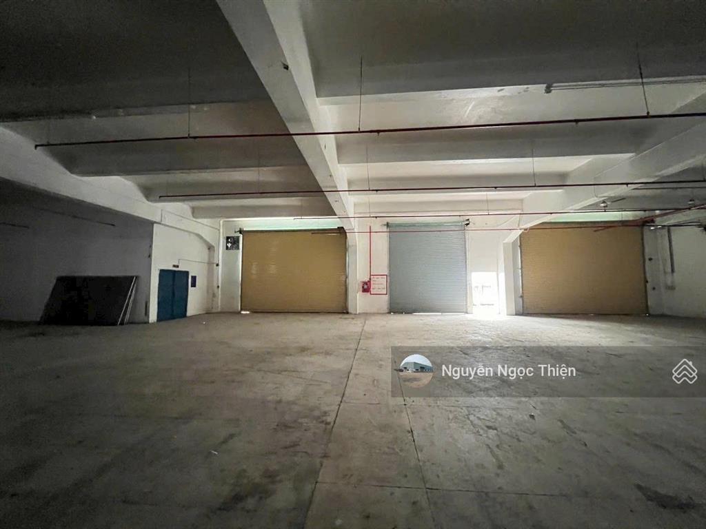 Cho thuê kho 1800 m2 giá 234tr/th ql 1a, linh trung, thủ đức
