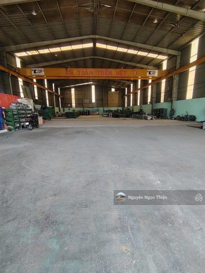 Cho thuê kho 1300m2 mt quốc lộ 1a , thủ đức