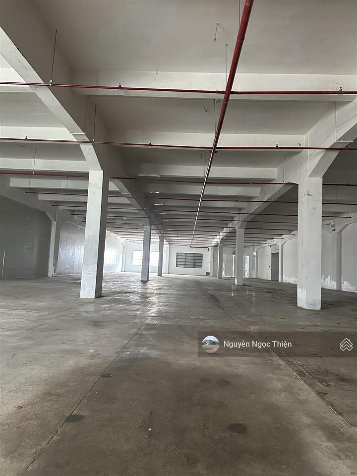 Cho thuê xưởng 1000m2 gần ngã 4 thủ đức