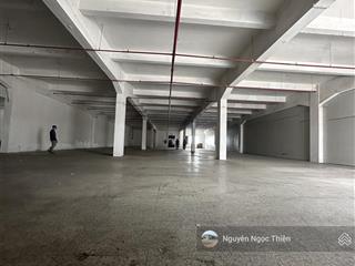 Cho thuê xưởng 1000m2 gần ngã 4 thủ đức