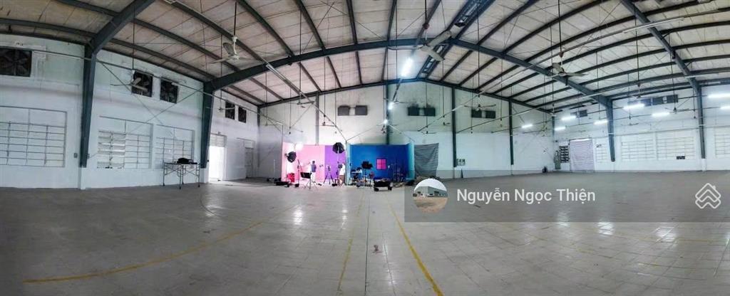 Cho thuê kho 3000m2 lã xuân oai, quận 9 (gần kcn cao)