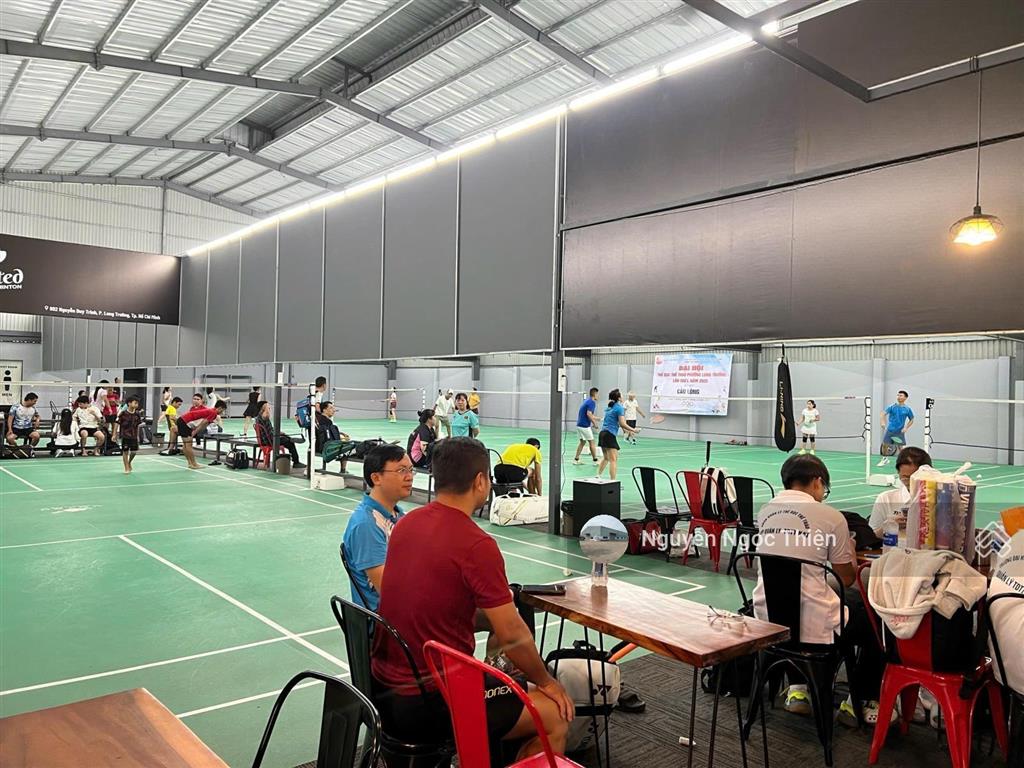Cho thuê kho, mb mặt tiền 1300m2 đường nguyễn duy trinh, quận 9
