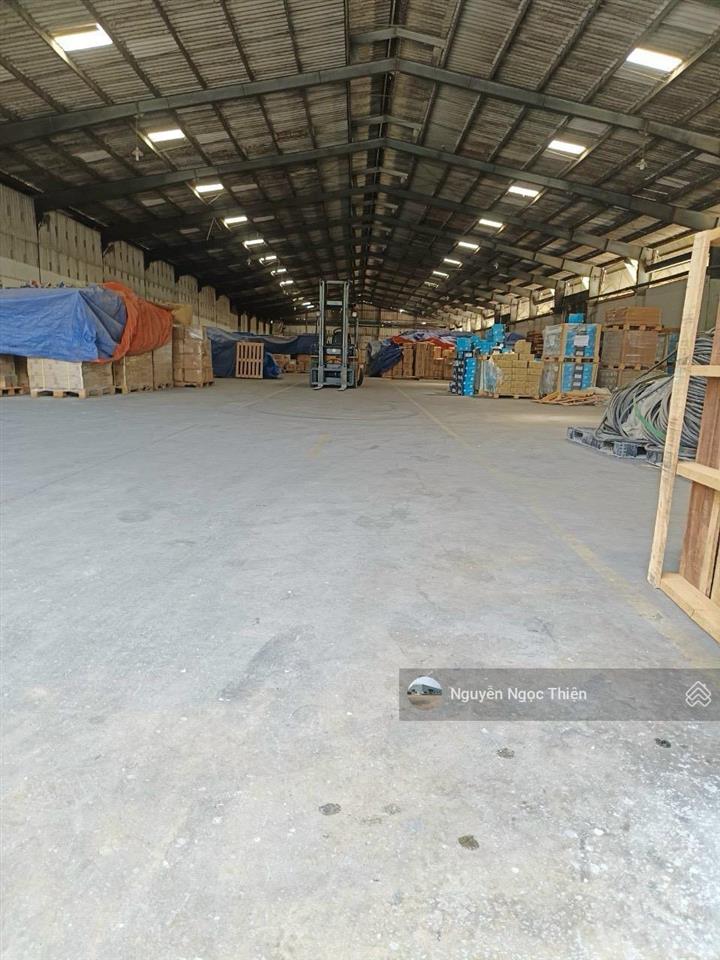Cho thuê kho 2600m2 trục đỗ xuân hợp, quận 9 (gần quận 2)