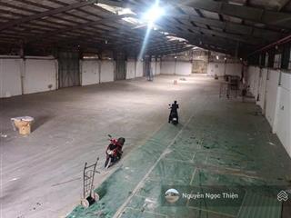Cho thuê kho 2600m2 trục đỗ xuân hợp, quận 9 (gần quận 2)