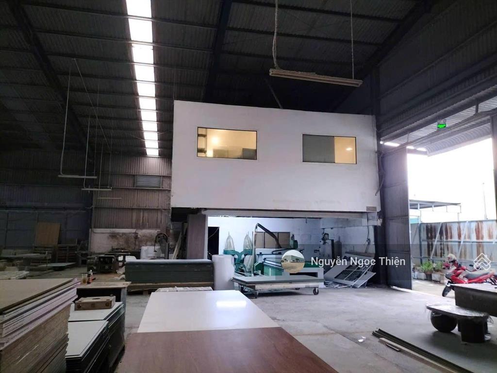 Cho thuê xưởng 1700m2 nguyễn duy trinh, quận 9 (gần vinhomes)