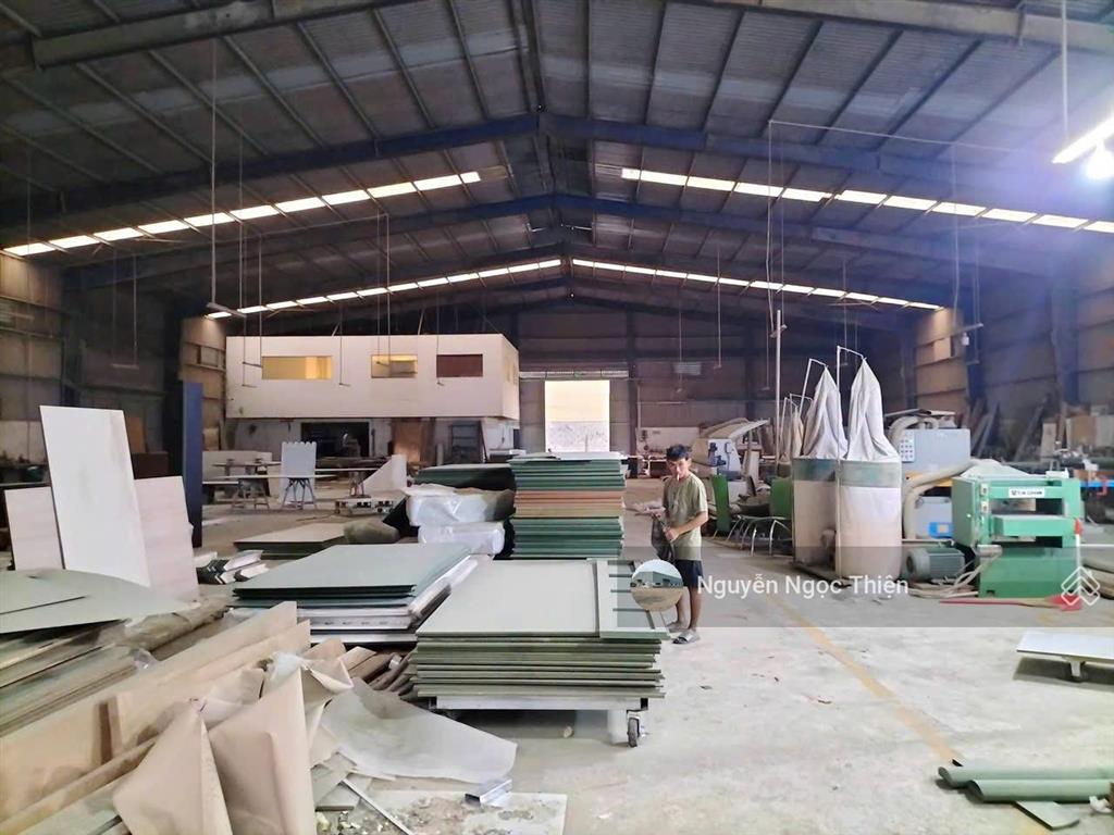 Cho thuê xưởng 1700m2 nguyễn duy trinh, quận 9 (gần vinhomes)