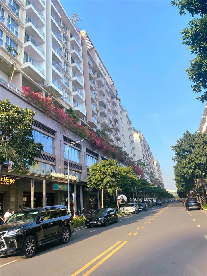 Full giỏ hàng 20 căn bán shop sarina, sarimi, sarina,...  em nhung chuyên sala