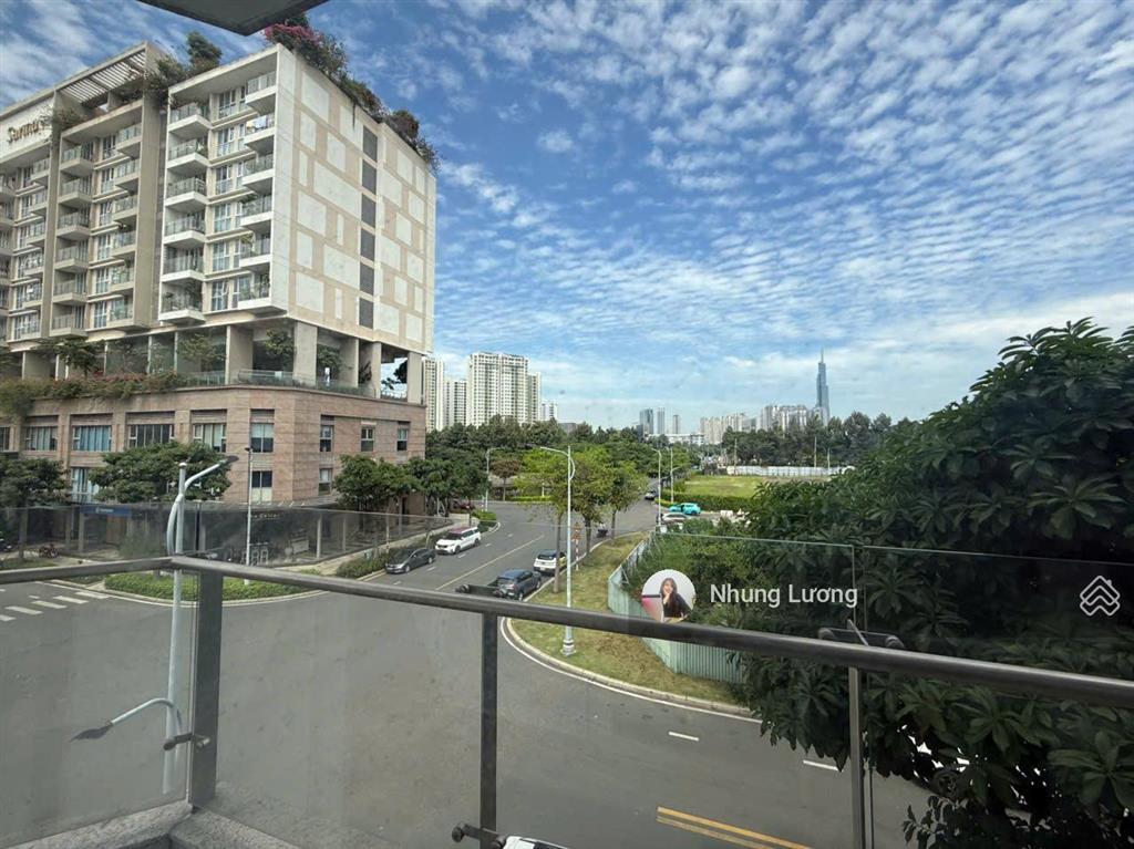 Full giỏ hàng 20 căn bán shop sarina, sarimi, sarina,...  em nhung chuyên sala