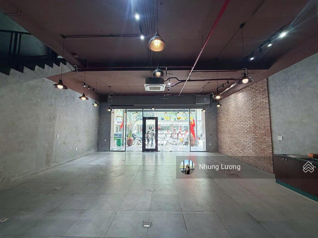 Cho thuê shophouse sala 3 tầng giá 90 tr, em cầm sẵn chìa 3 căn cho anh chị xem giờ nào cũng được