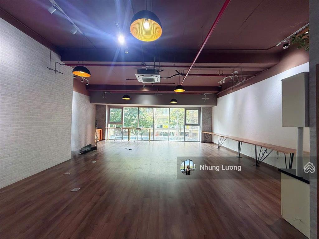 Cho thuê shophouse sala 3 tầng giá 90 tr, em cầm sẵn chìa 3 căn cho anh chị xem giờ nào cũng được