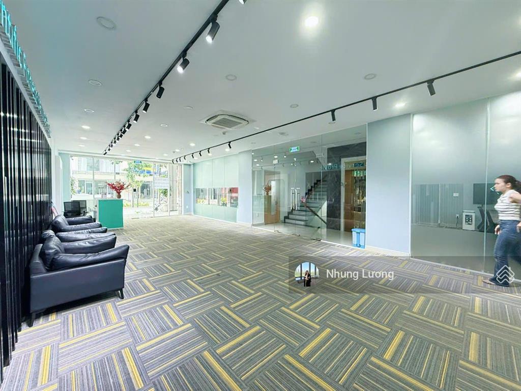 Cho thuê shophouse tại sala dtsd 1000m², ngang 12m x 20, 250tr, nội thất đầy đủ