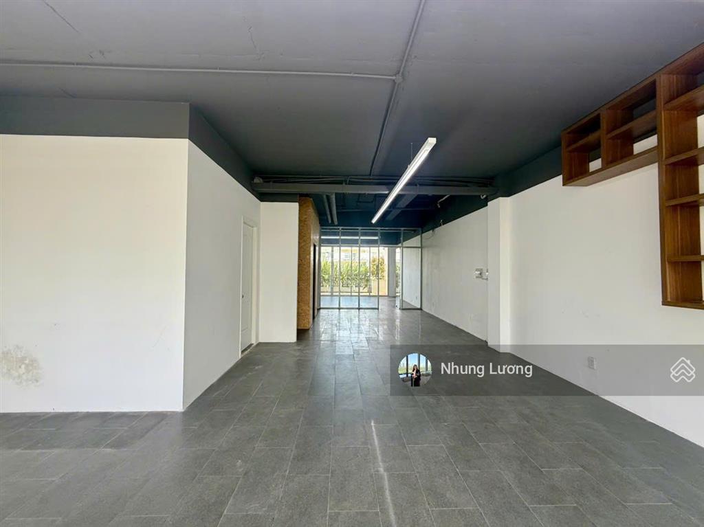 Cho thuê nhà phố mặt tiền nguyễn cơ thạch sala, sala 5 tầng, thang máy schindler, nội thất đầy đủ