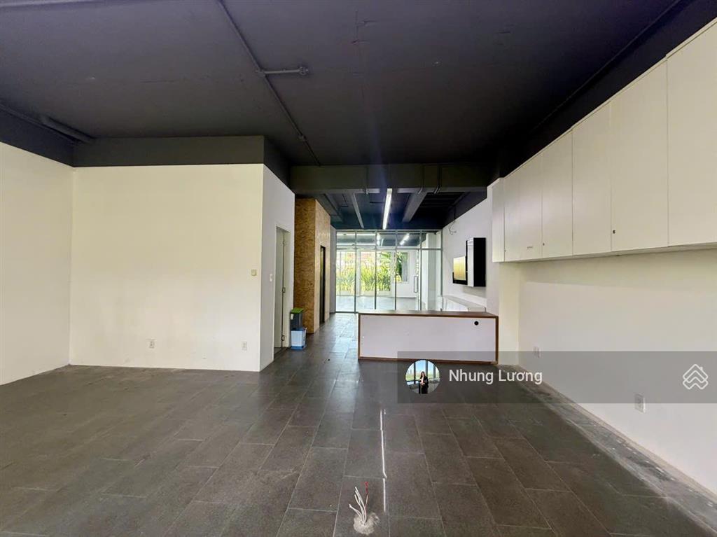 Cho thuê nhà phố mặt tiền nguyễn cơ thạch sala, sala 5 tầng, thang máy schindler, nội thất đầy đủ
