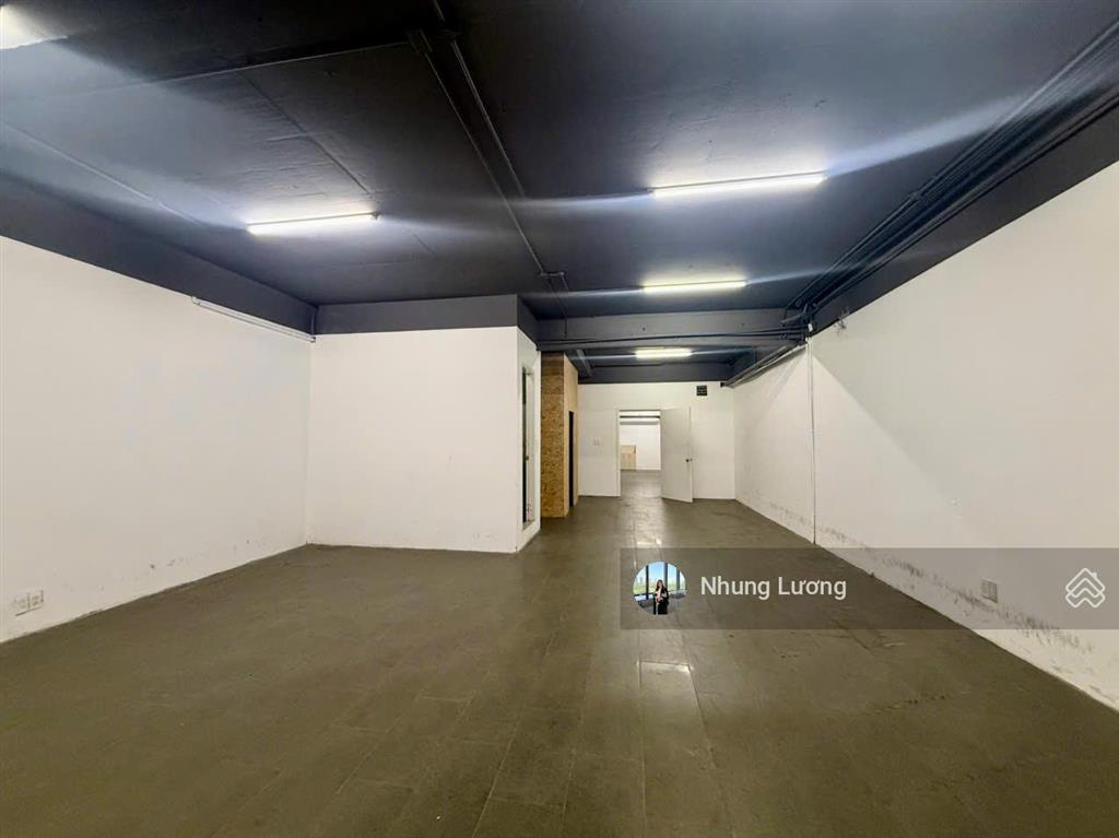 Cho thuê nhà phố mặt tiền nguyễn cơ thạch sala, sala 5 tầng, thang máy schindler, nội thất đầy đủ