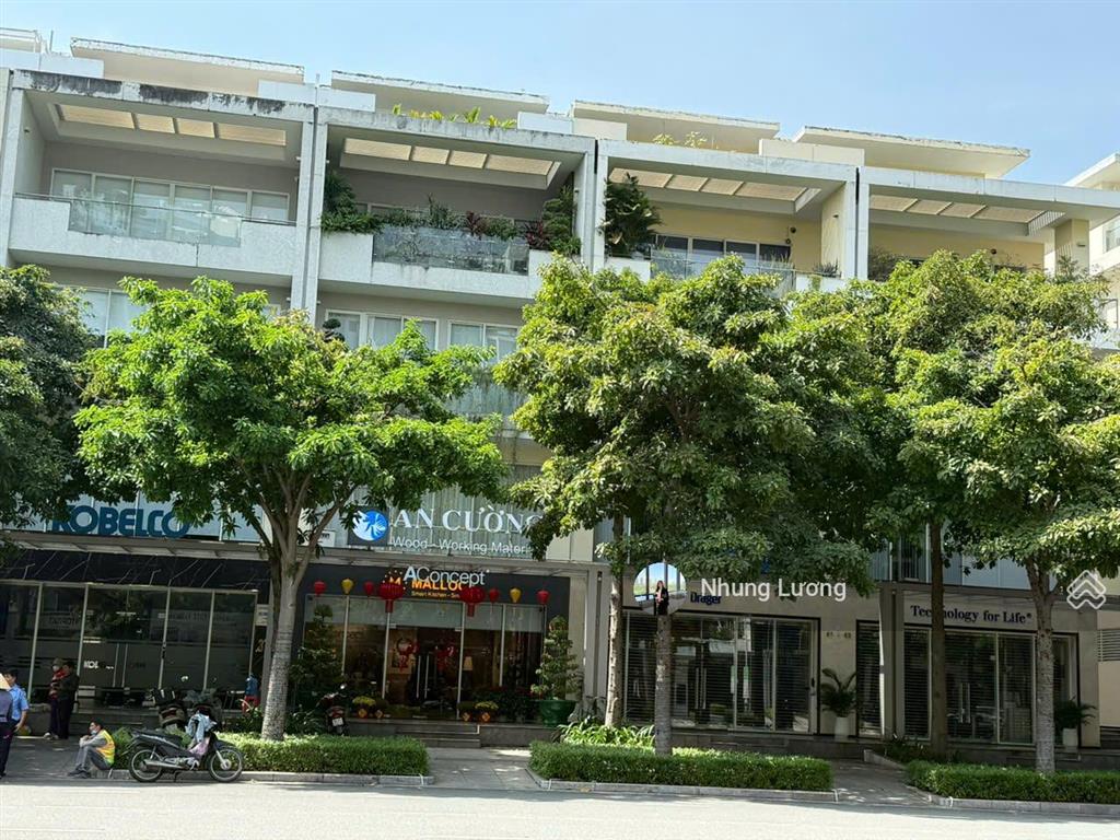 Cho thuê nhà phố mặt tiền nguyễn cơ thạch sala, sala 5 tầng, thang máy schindler, nội thất đầy đủ