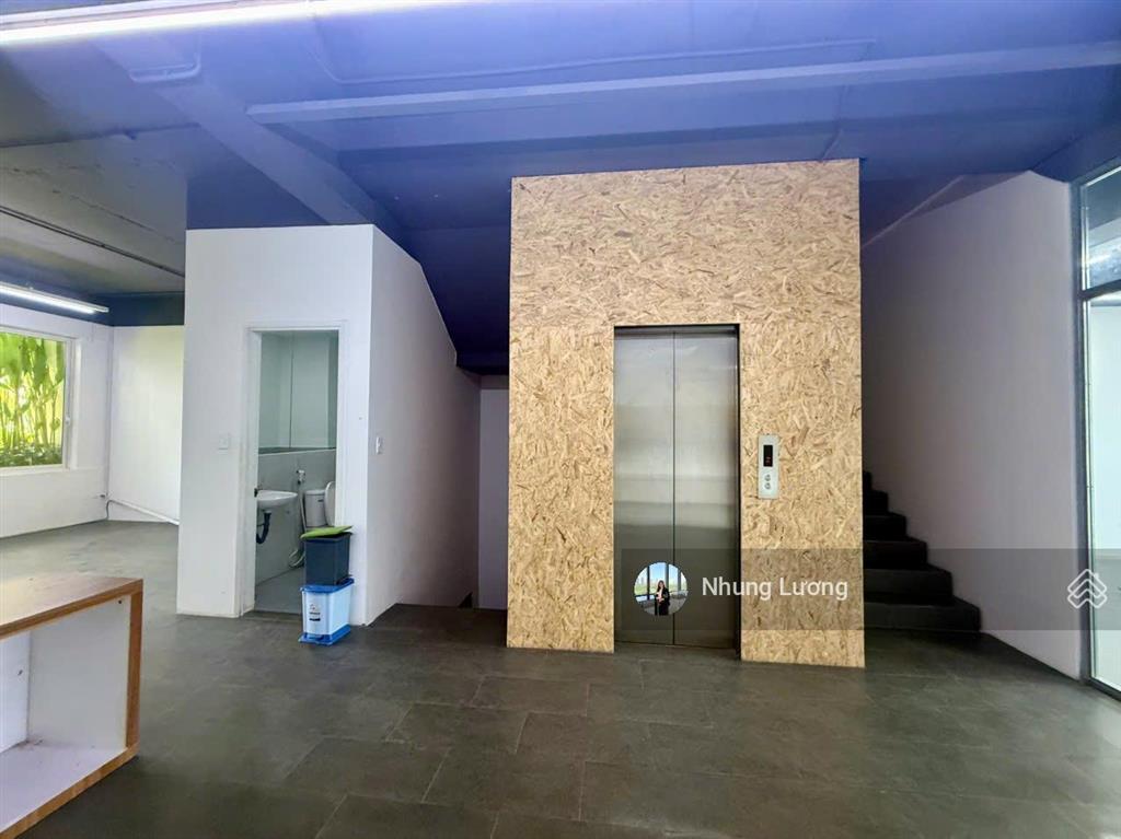 Cho thuê nhà phố mặt tiền nguyễn cơ thạch sala, sala 5 tầng, thang máy schindler, nội thất đầy đủ