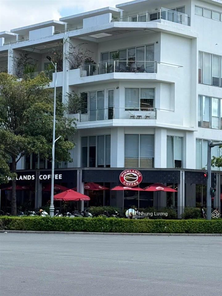 Cho thuê mặt bằng (shophouse) sala 7.1m x 24m, dtsd gần 700m2, nội thất đầy đủ, giá tốt