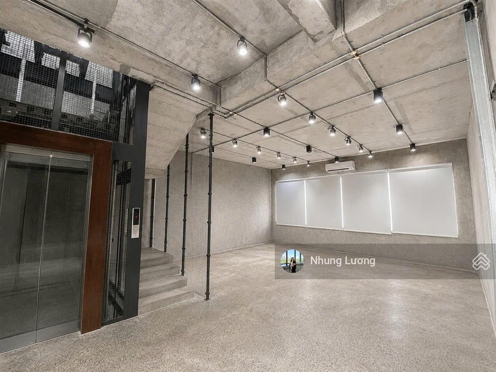 Cho thuê mặt bằng (shophouse) sala 7.1m x 24m, dtsd gần 700m2, nội thất đầy đủ, giá tốt