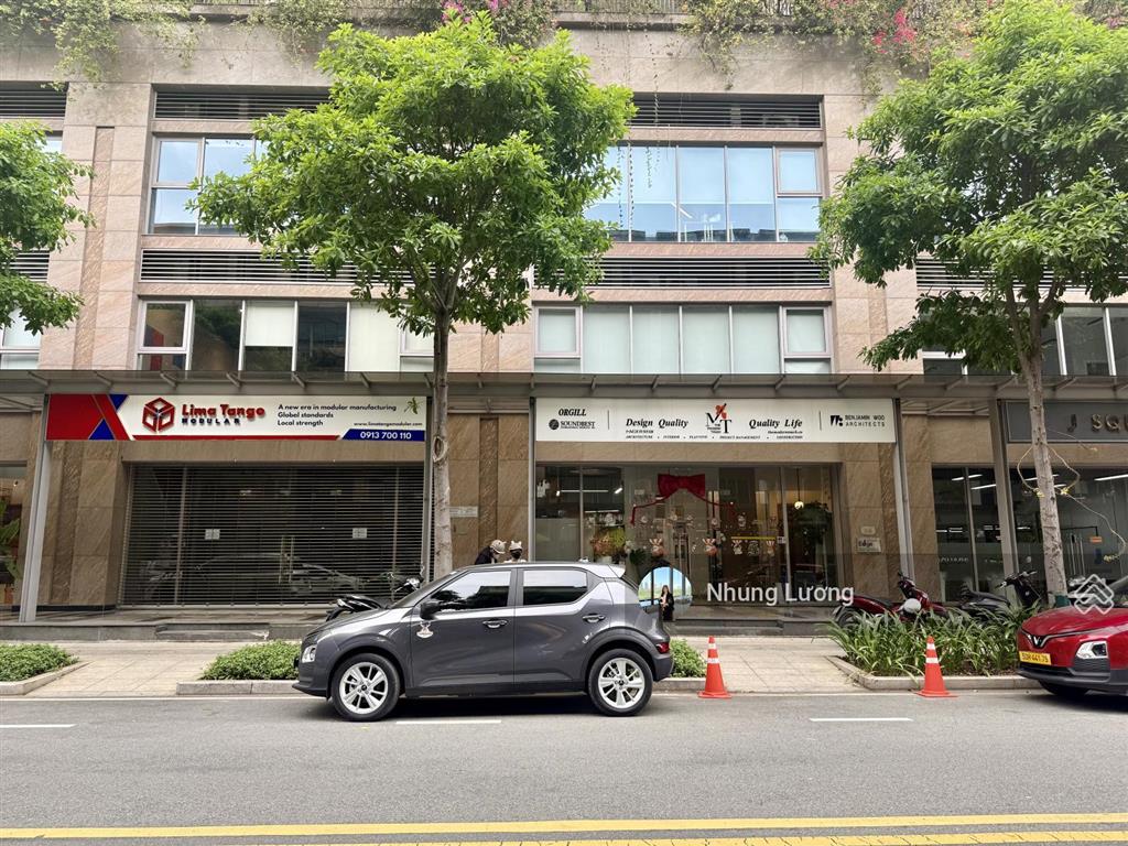 Cho thuê shophouse sala 240m2  3 tầng giá 90 tr, em cầm sẵn chìa khóa xem giờ nào cũng được