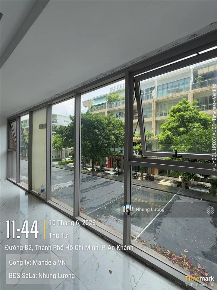 Cho thuê shophouse sala 240m2  3 tầng giá 90 tr, em cầm sẵn chìa khóa xem giờ nào cũng được