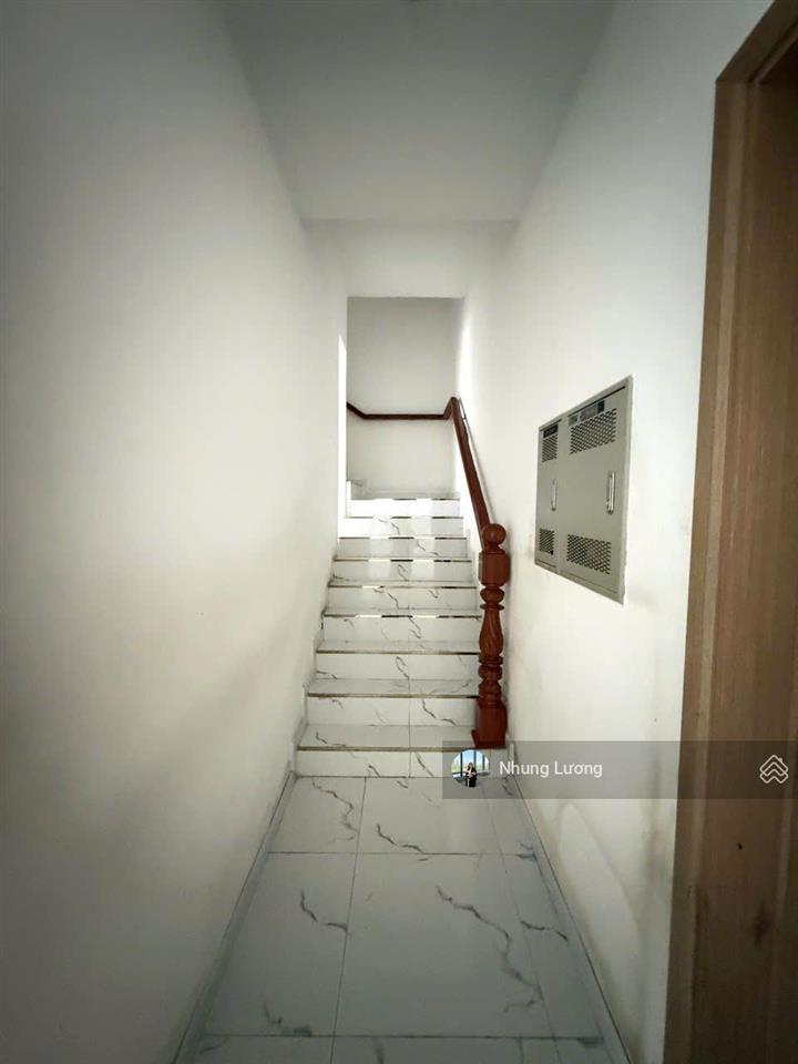 Cho thuê shophouse sala 3 tầng 240m2 sử dụng giá 95tr, em cầm chìa khóa a/c xem giờ nào cũng được