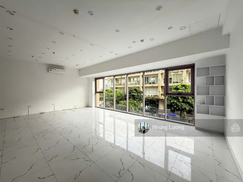 Cho thuê shophouse sala 3 tầng 240m2 sử dụng giá 95tr, em cầm chìa khóa a/c xem giờ nào cũng được
