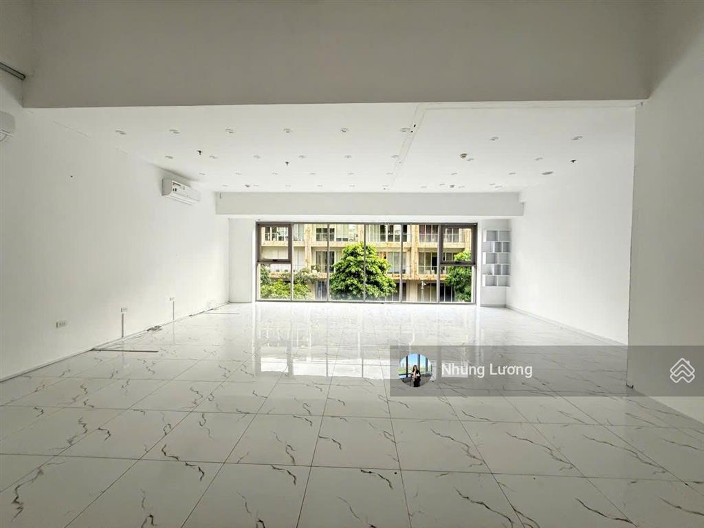 Cho thuê shophouse sala 3 tầng 240m2 sử dụng giá 95tr, em cầm chìa khóa a/c xem giờ nào cũng được