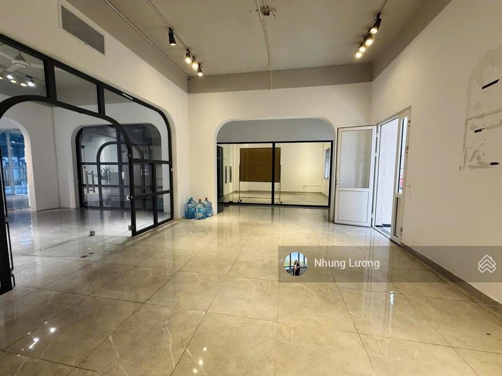 Cho thuê mặt bằng shophouse sala 1000 m² giá 250 triệu, hầm + 5 tầng, có nội thất đầy đủ