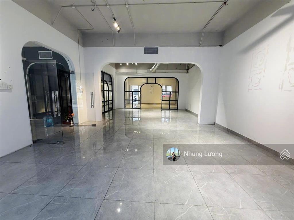 Cho thuê mặt bằng shophouse sala 1000 m² giá 250 triệu, hầm + 5 tầng, có nội thất đầy đủ