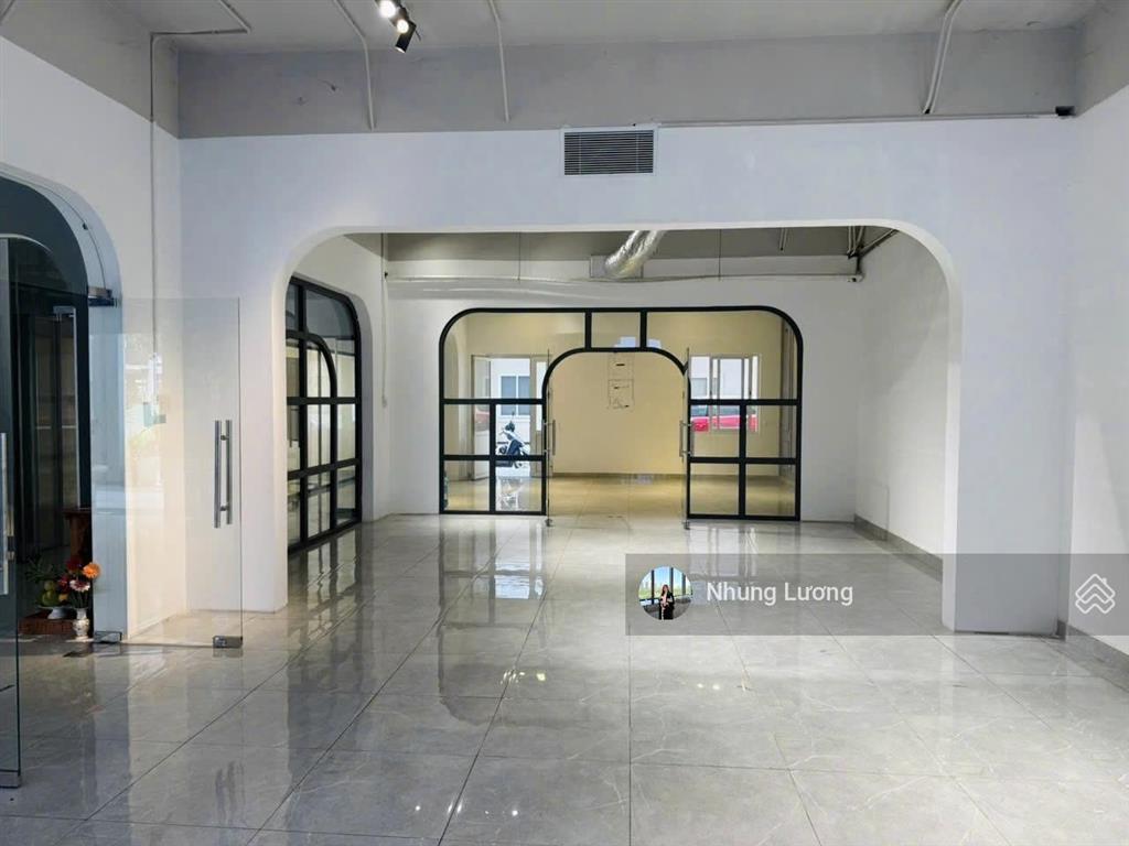 Cho thuê mặt bằng shophouse sala 1000 m² giá 250 triệu, hầm + 5 tầng, có nội thất đầy đủ