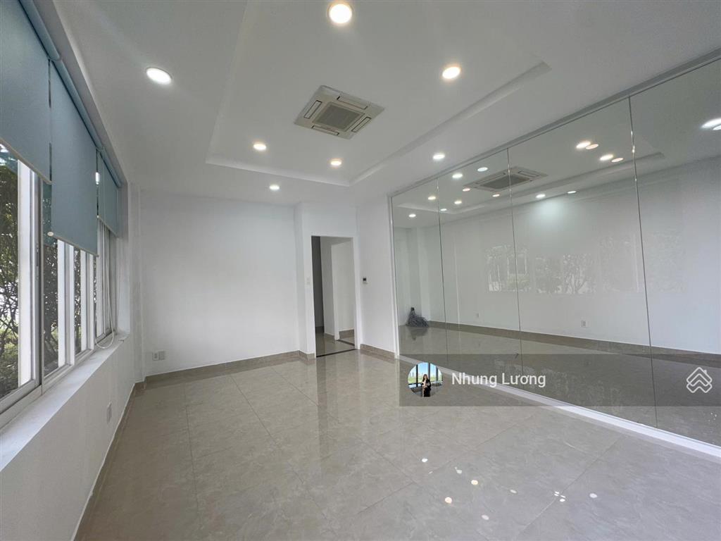 Cho thuê mặt bằng (shophouse) mt nguyễn cơ thạch, 700m2, nội thất đầy đủ, hoàn thiện đẹp