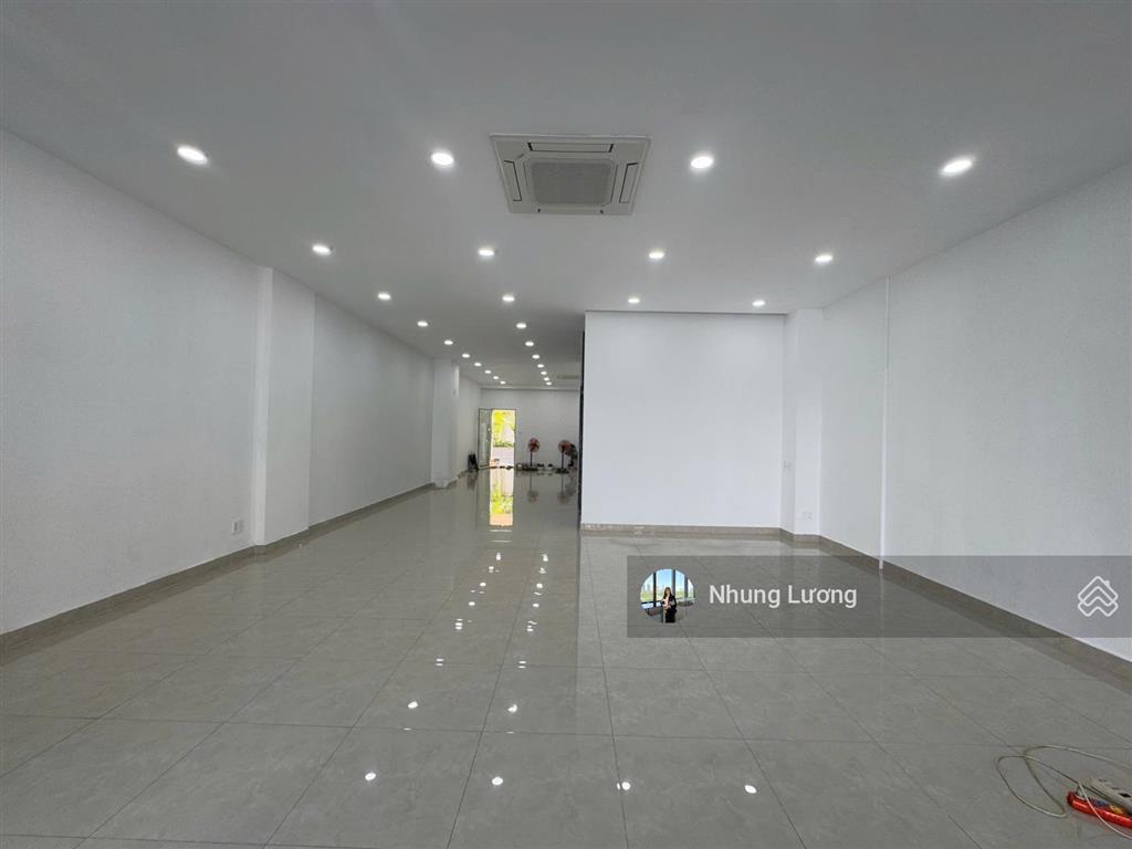 Cho thuê mặt bằng (shophouse) mt nguyễn cơ thạch, 700m2, nội thất đầy đủ, hoàn thiện đẹp