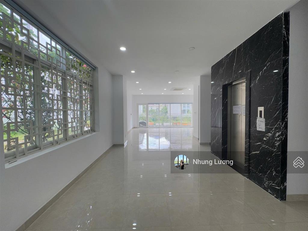 Cho thuê mặt bằng (shophouse) mt nguyễn cơ thạch, 700m2, nội thất đầy đủ, hoàn thiện đẹp