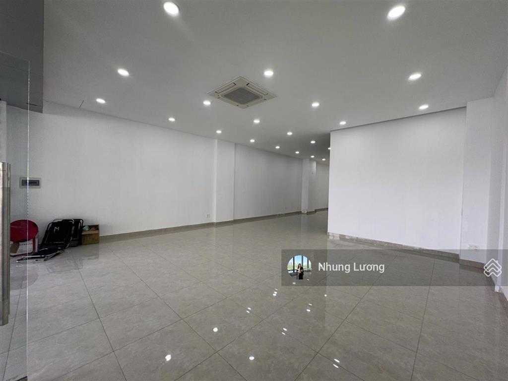 Cho thuê mặt bằng (shophouse) mt nguyễn cơ thạch, 700m2, nội thất đầy đủ, hoàn thiện đẹp