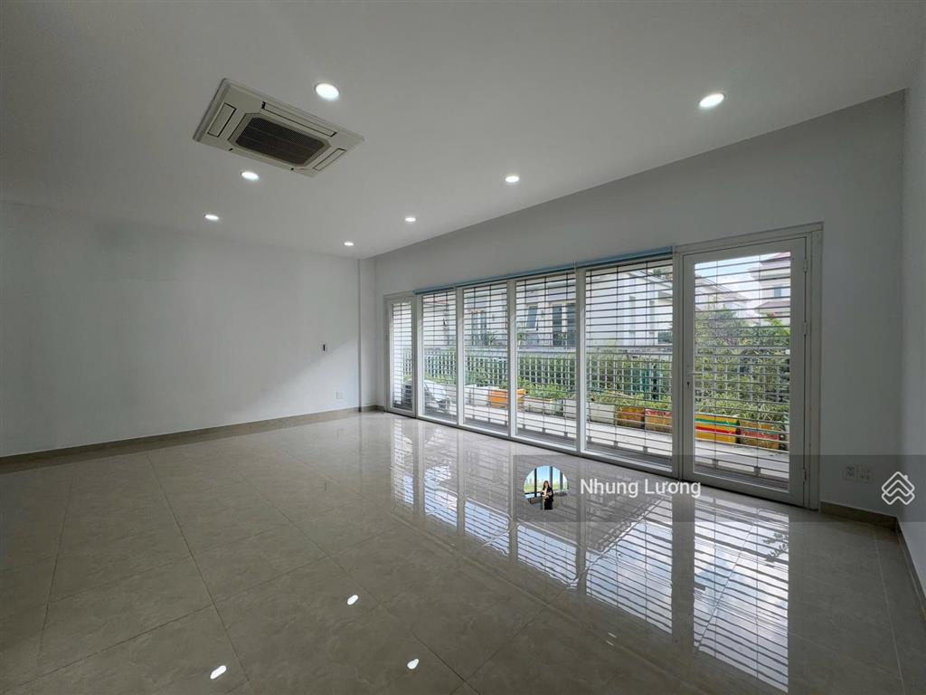 Cho thuê mặt bằng (shophouse) mt nguyễn cơ thạch, 700m2, nội thất đầy đủ, hoàn thiện đẹp