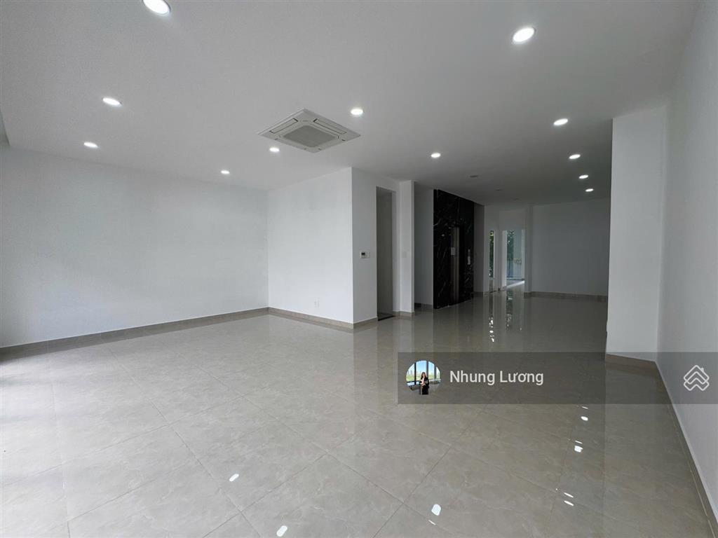 Cho thuê mặt bằng (shophouse) mt nguyễn cơ thạch, 700m2, nội thất đầy đủ, hoàn thiện đẹp