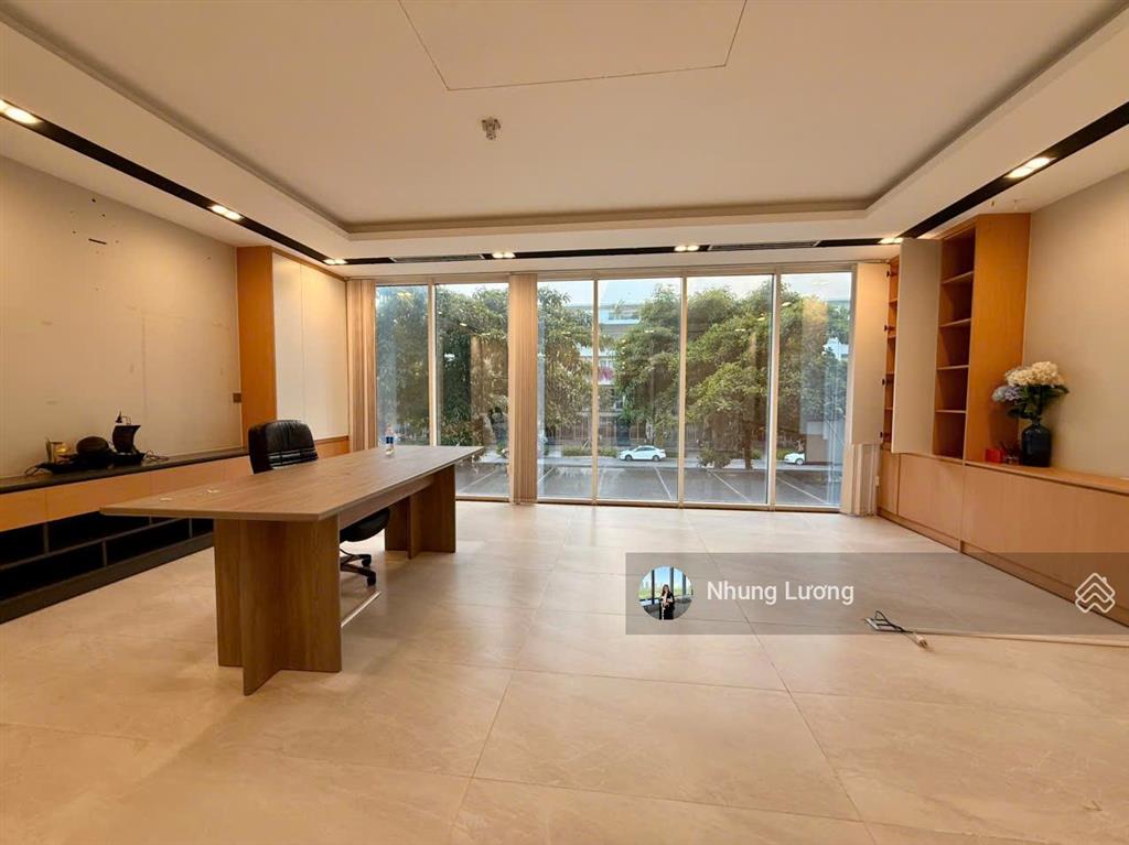 Cho thuê mặt bằng shophouse sala hầm + 5 tầng dtsd 700m², có nội thất đầy đủ