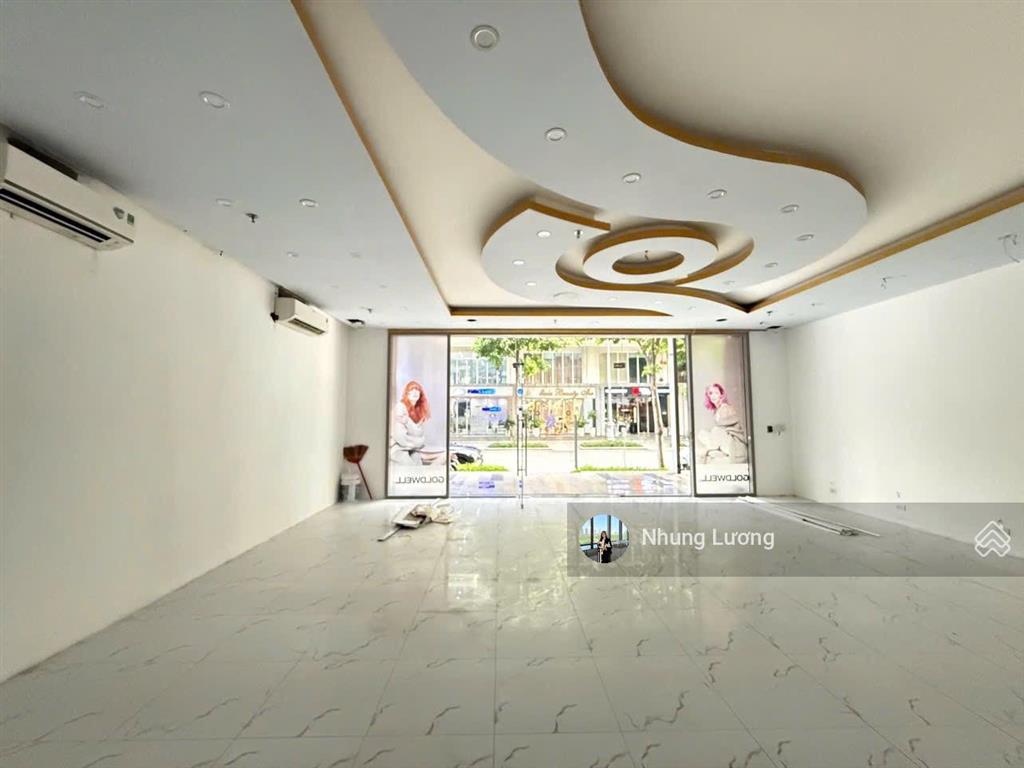 Cho thuê shophouse sala 240m2  3 tầng giá 90 tr, em cầm sẵn chìa khóa xem giờ nào cũng được