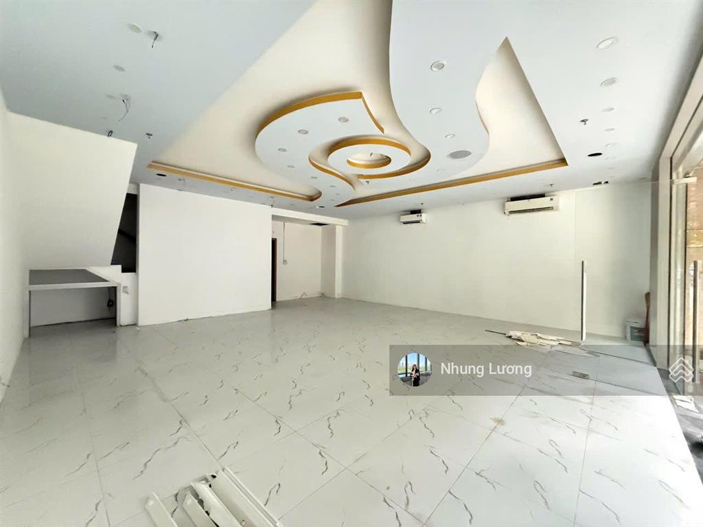 Cho thuê shophouse sala 240m2  3 tầng giá 90 tr, em cầm sẵn chìa khóa xem giờ nào cũng được