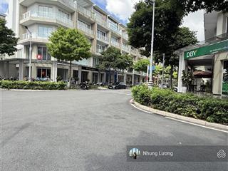 Cho thuê mặt bằng căn góc (shophouse) sala 5 tầng và 1 hầm, 560m², có thang máy bàn giao được ngay