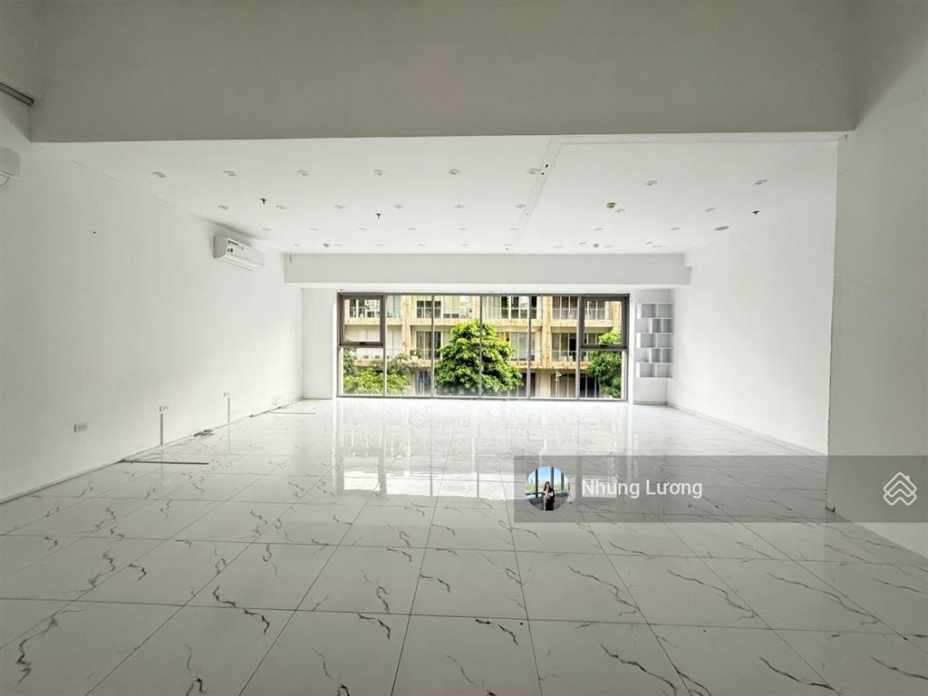 Cho thuê shophouse sala 240m2  3 tầng giá 90 tr/th, em cầm sẵn chìa khóa xem giờ nào cũng được