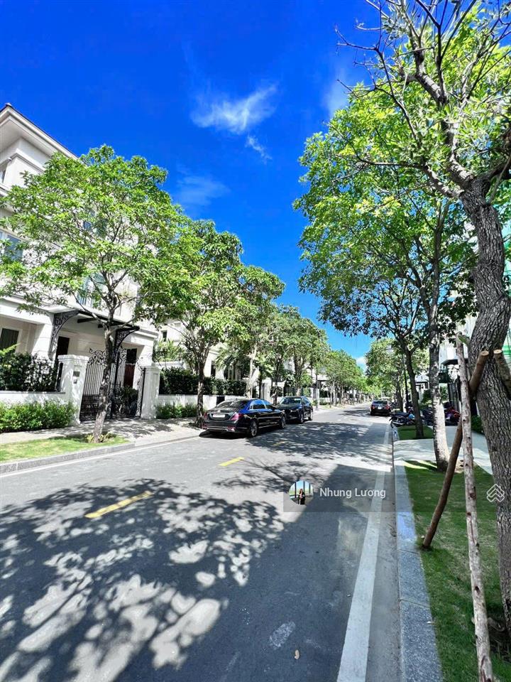 Cần bán biệt thự (villa) saroma sala 331m2  225 tỷ, hầm + 3 tầng và áp mái, sổ hồng