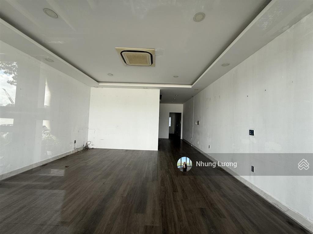 Cho thuê mặt bằng (shophouse) sala 5,7mx21.5m dtsd gần 528m2, nội thất đầy đủ, thang máy, máy lạnh