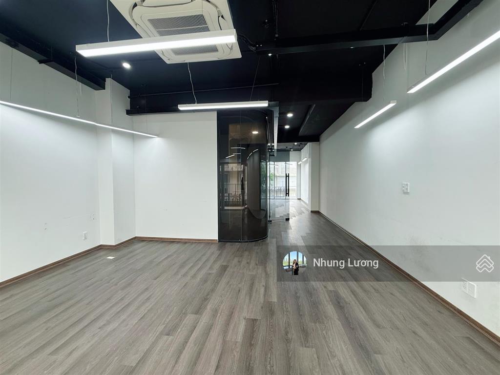 Cho thuê mặt bằng (shophouse) sala 5,7m x 20m dtsd gần 505m2, nội thất đầy đủ, thang máy, máy lạnh