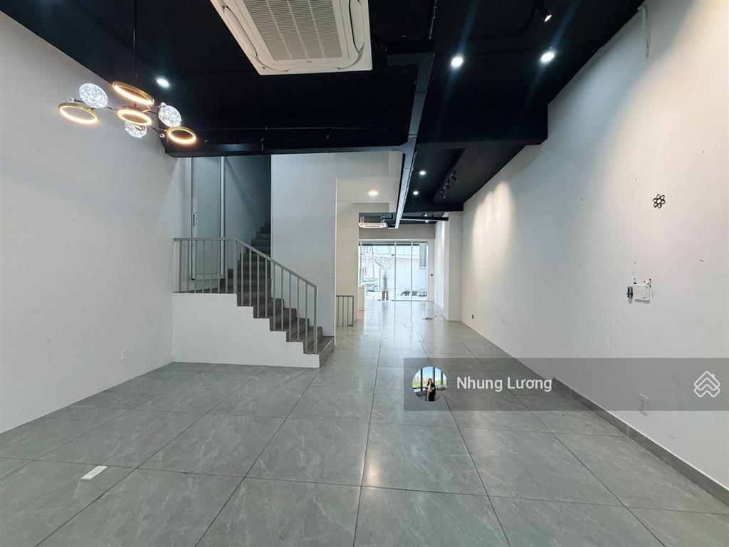 Cho thuê mặt bằng (shophouse) sala 5,7m x 20m dtsd gần 505m2, nội thất đầy đủ, thang máy, máy lạnh